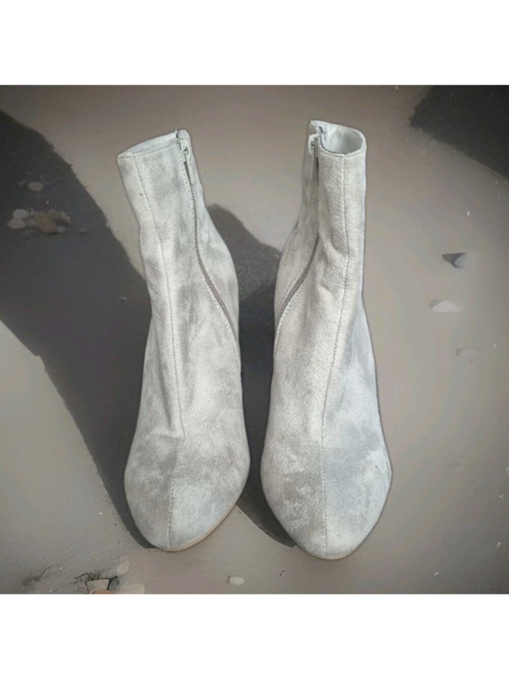 Wild Diva Boot Gray Suede Red Embroidered Roses Heeled Zip Women's Size 7 - Picture 2 of 9